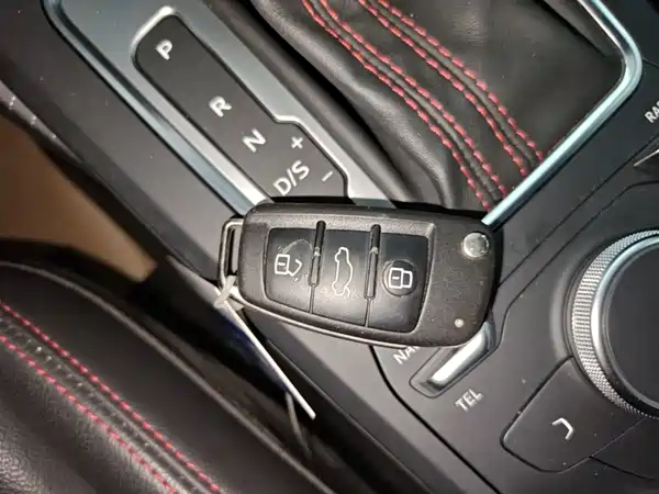 Audi Q2L 2022, фото 8