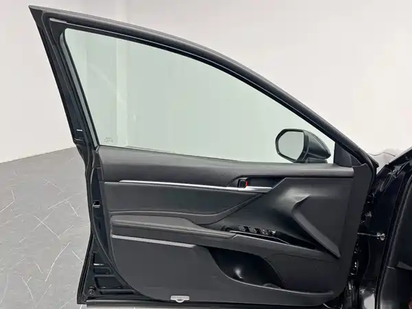 Toyota Camry 2021, фото 13