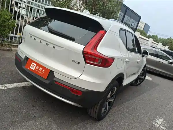 Volvo XC40 2026, фото 6