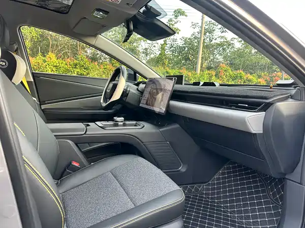 Toyota bZ5 2025, фото 10