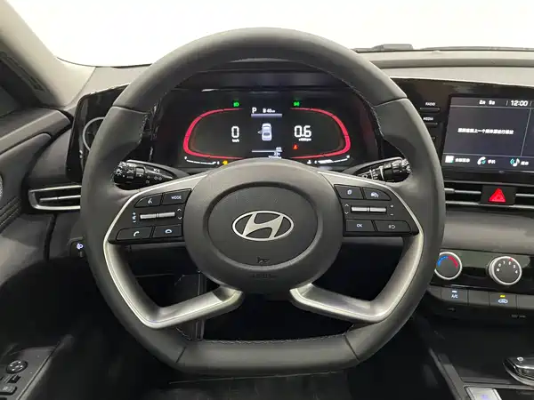 Hyundai Elantra 2023, фото 8
