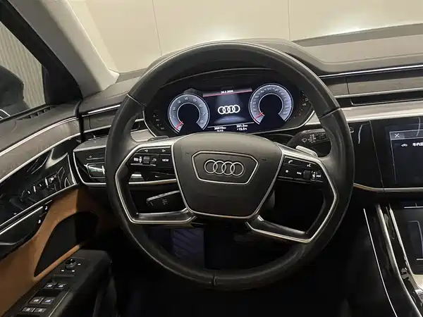 Audi A8 2023, фото 13