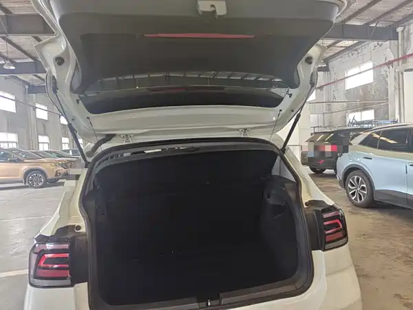Volkswagen T-Cross 2023, фото 18