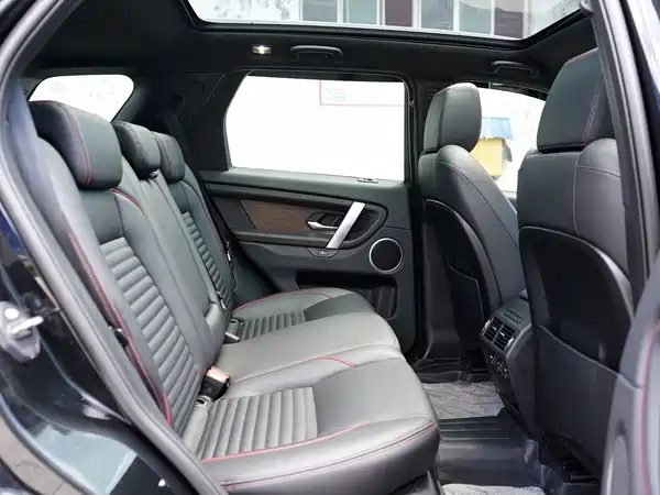 Land Rover Discovery Sport 2023, фото 6