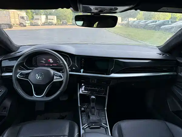 Volkswagen Passat 2024, фото 5