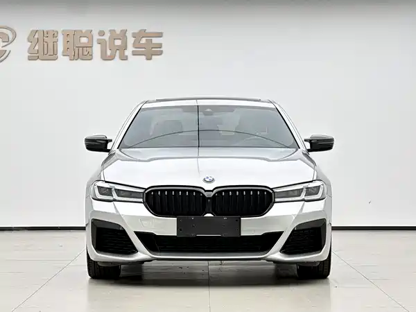 BMW 5 Series 2022, фото 2