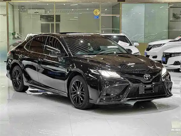 Toyota Camry 2022, фото 3