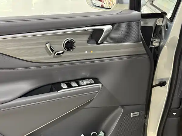 Buick GL8 2025, фото 17