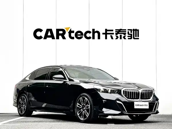BMW 5 Series 2024, фото 3