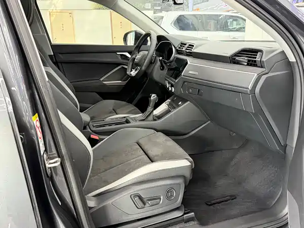 Audi Q3 2023, фото 11