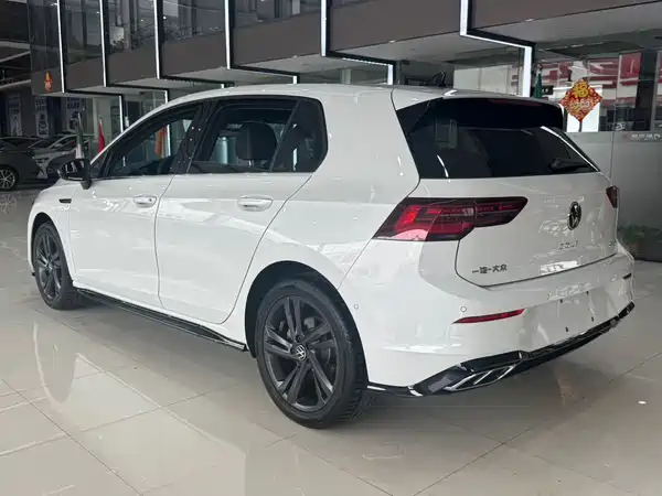 Volkswagen Golf 2023, фото 4