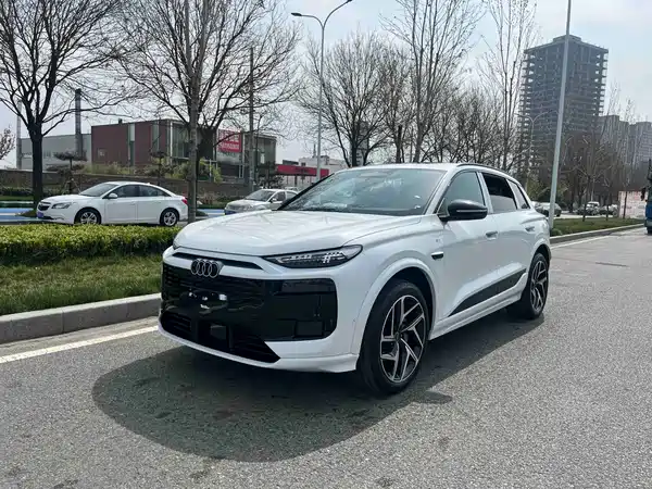 Audi Q6L e-tron 2025, фото 21
