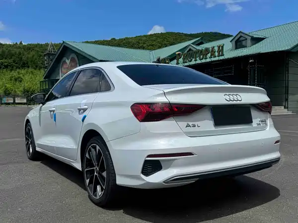 Audi A3 2023, фото 4