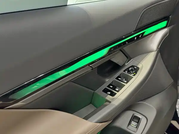 BMW 5 Series 2025, фото 8