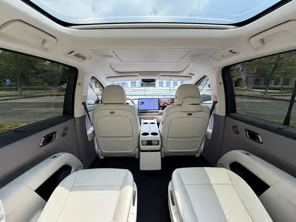 Li Auto i8 2025, фото 30