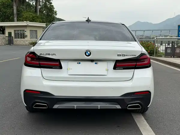 BMW 5 Series 2022, фото 8