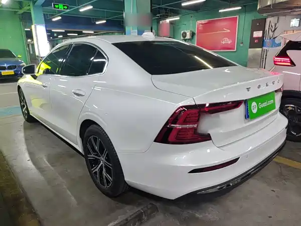 Volvo S60 2025, фото 5
