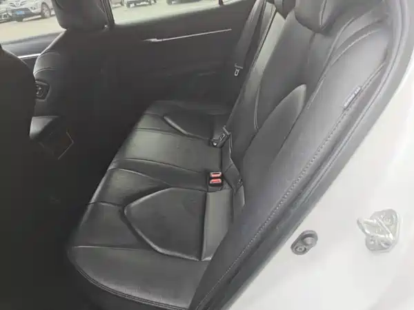 Toyota Camry 2021, фото 16