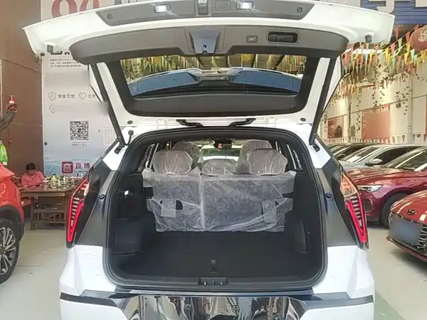 Geely Boyue L 2025, фото 18