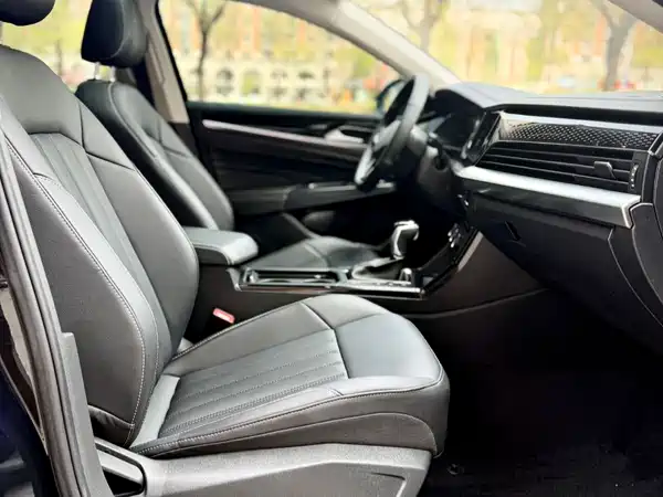 Volkswagen Passat 2022, фото 13