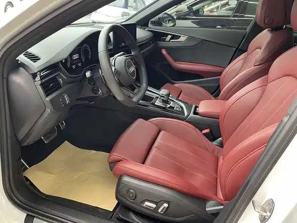 Audi A4L 2024, фото 4
