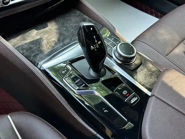 BMW 5 Series 2022, фото 9