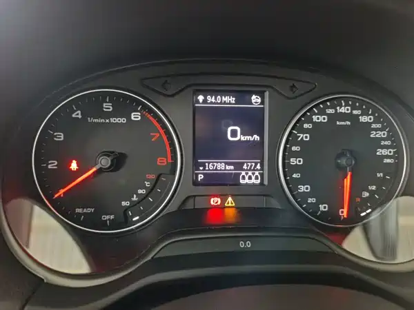 Audi Q2L 2023, фото 11