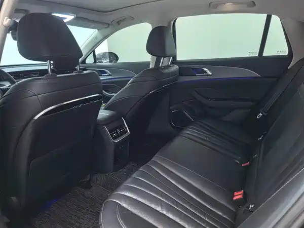 Hongqi H5 2023, фото 6