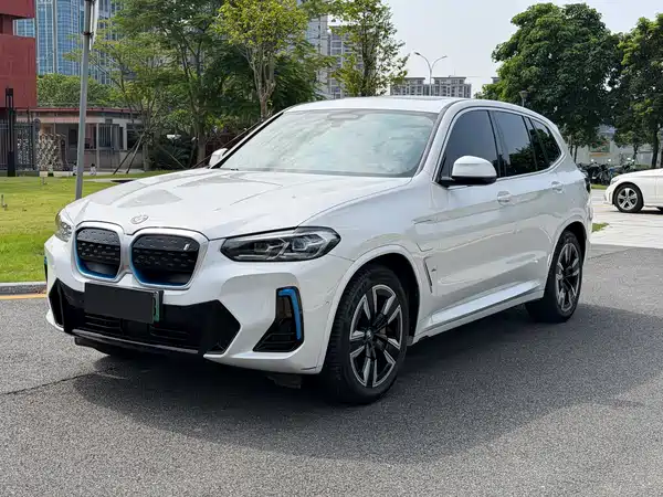 BMW iX3 2022