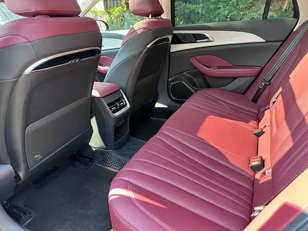 Hongqi H5 2024, фото 5