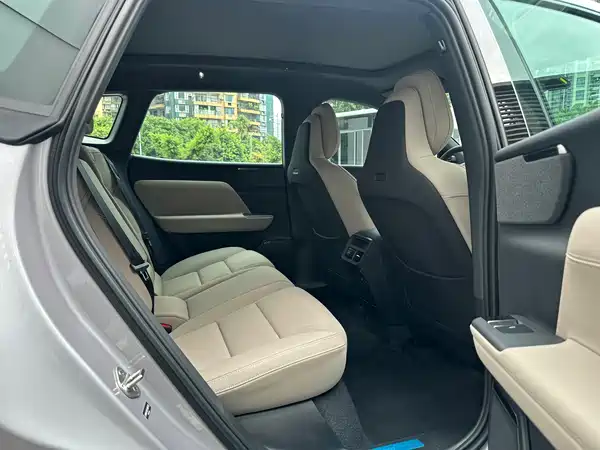 Volvo XC70 PHEV 2026, фото 20
