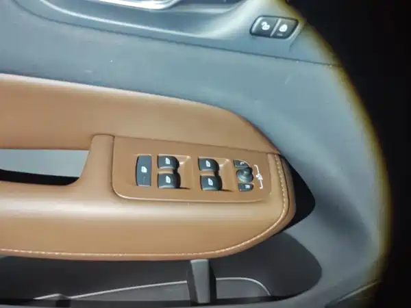 Volvo XC60 2025, фото 7