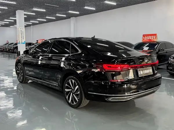 Volkswagen Passat 2023, фото 7