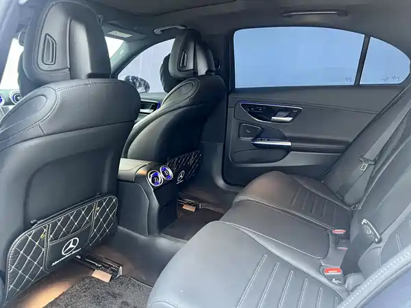 Mercedes-Benz C-Class 2025, фото 10