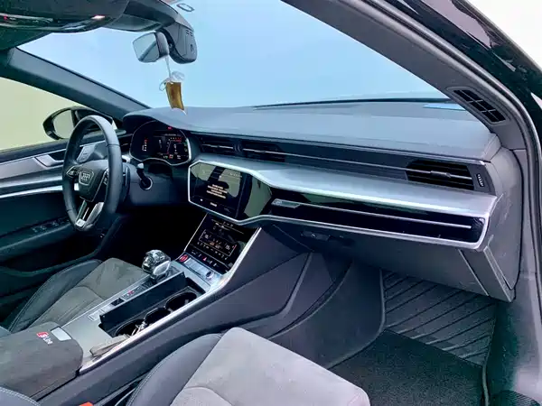 Audi A6L 2024, фото 16