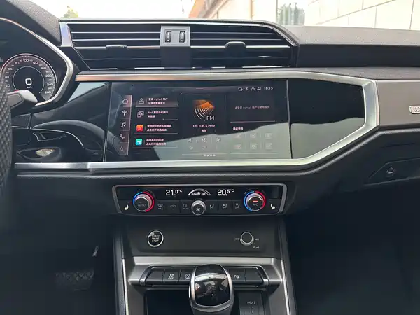 Audi Q3 2022, фото 10