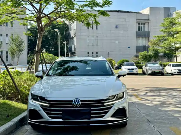 Volkswagen Passat CC 2025, фото 2