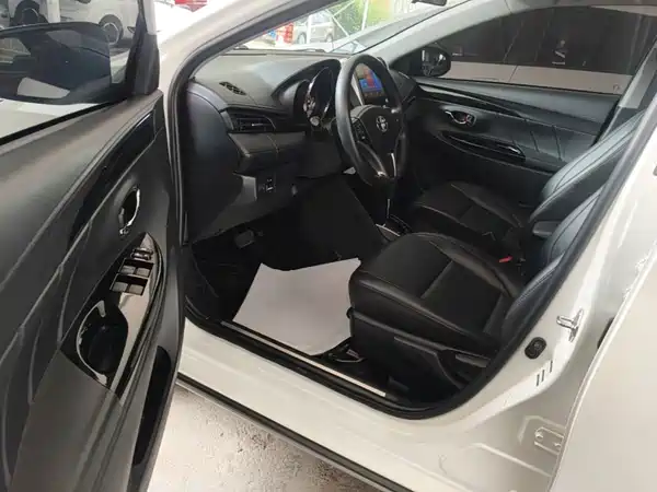 Toyota Yaris 2022, фото 15
