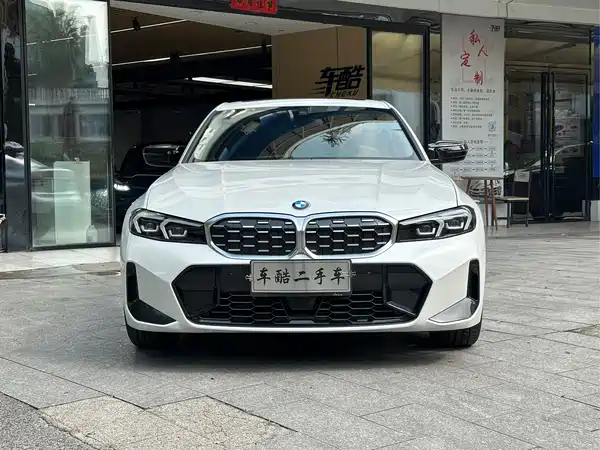 BMW 3 Series 2025, фото 2