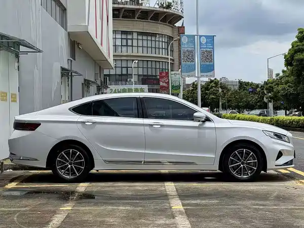 Geely Emgrand GT 2021, фото 12