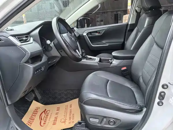 Toyota RAV4 2022, фото 8