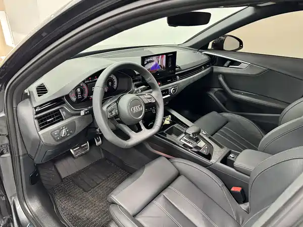 Audi A4L 2023, фото 13