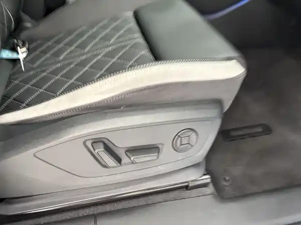 Audi Q3 2025, фото 26