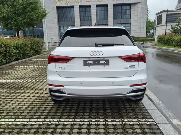 Audi Q3 2023, фото 4