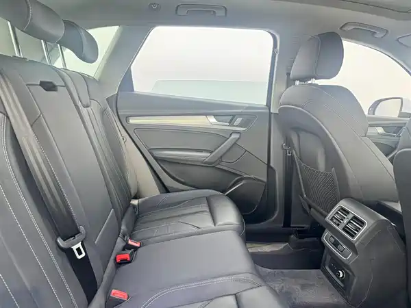 Audi Q5L 2023, фото 7