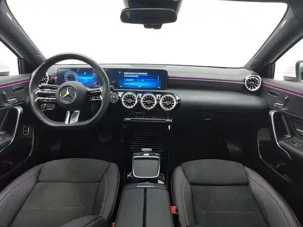 Mercedes-Benz A-Class 2025, фото 5
