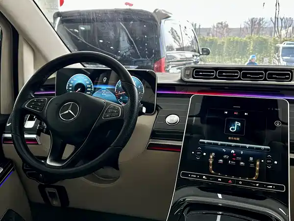 Mercedes-Benz V-Class 2022, фото 9