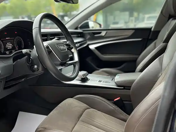 Audi A7L 2024, фото 9