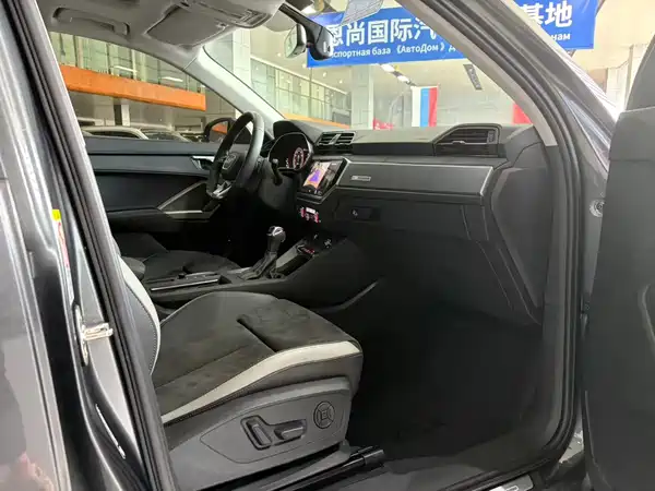 Audi Q3 2023, фото 3