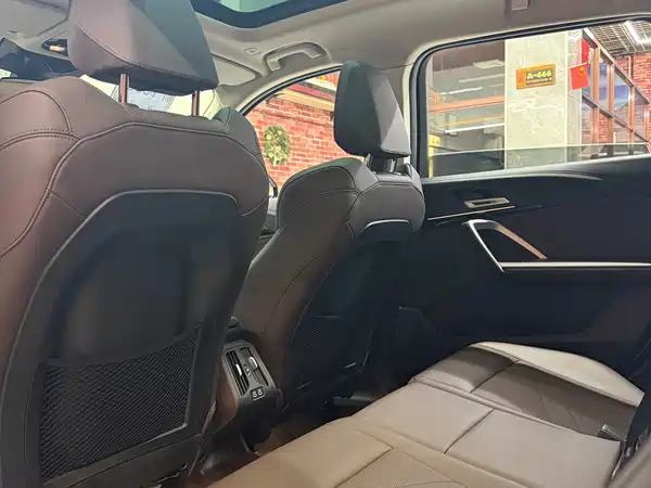 BMW X1 2023, фото 17